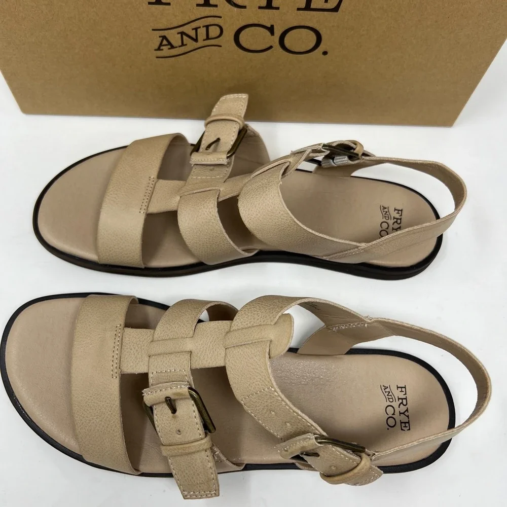 NWT‎ FRYE AND CO Dublyn Sandals Women 7.5 Taupe Gladiator Buckle FO10211 NIB New